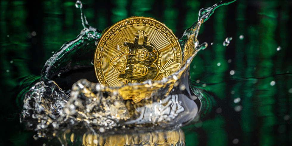 Bitcoin: nach dem fulminanten Anstieg ist die Kryptowährung in Warteposition. Analysten glauben: BTC ist kurz vor dem Fall. Foto: Panthermedia.net/ jirkaejc