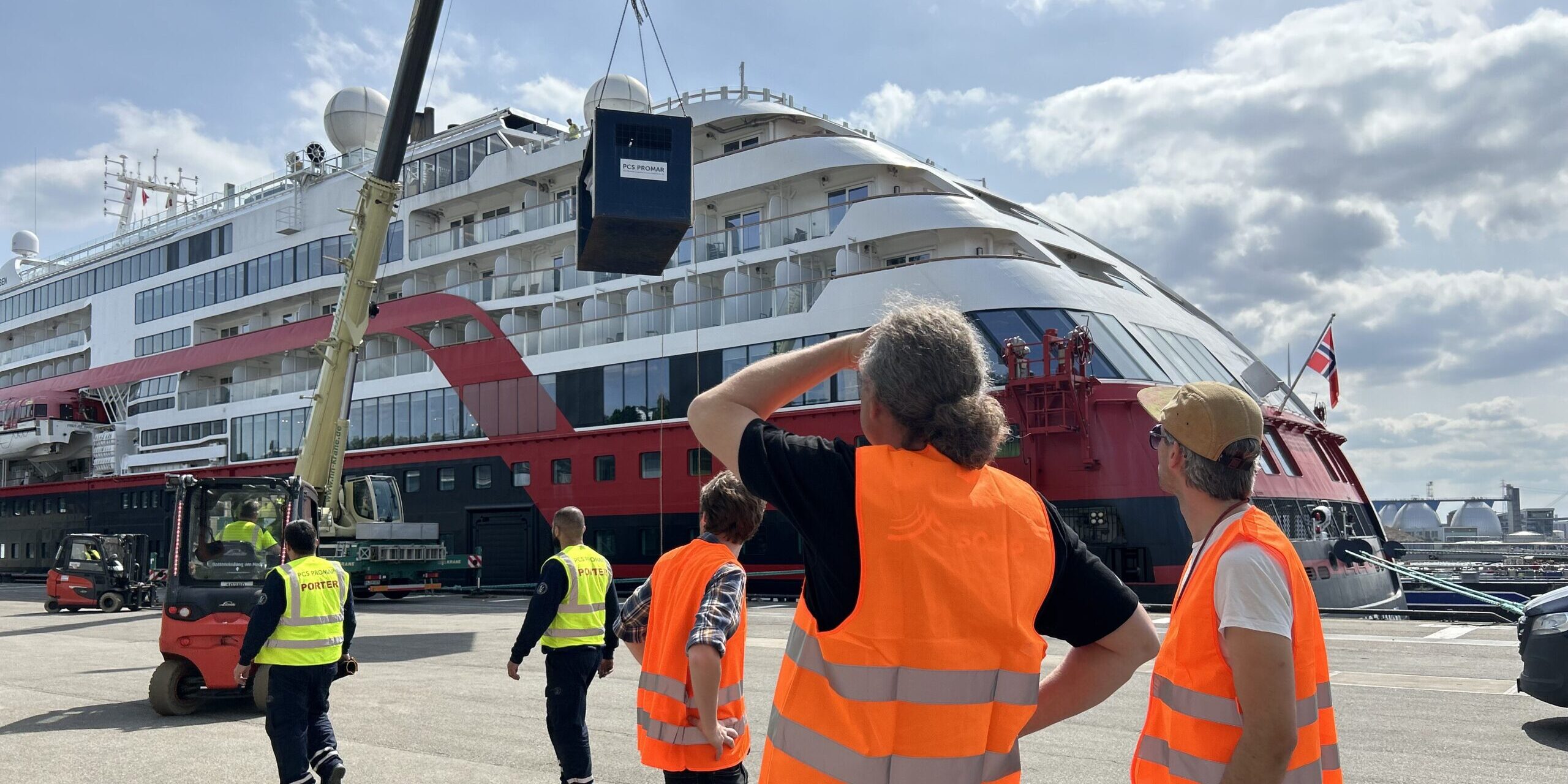 HX Hurtigruten Expeditions: Kreuzfahrtschiffe sammeln Daten für Meeresforschung