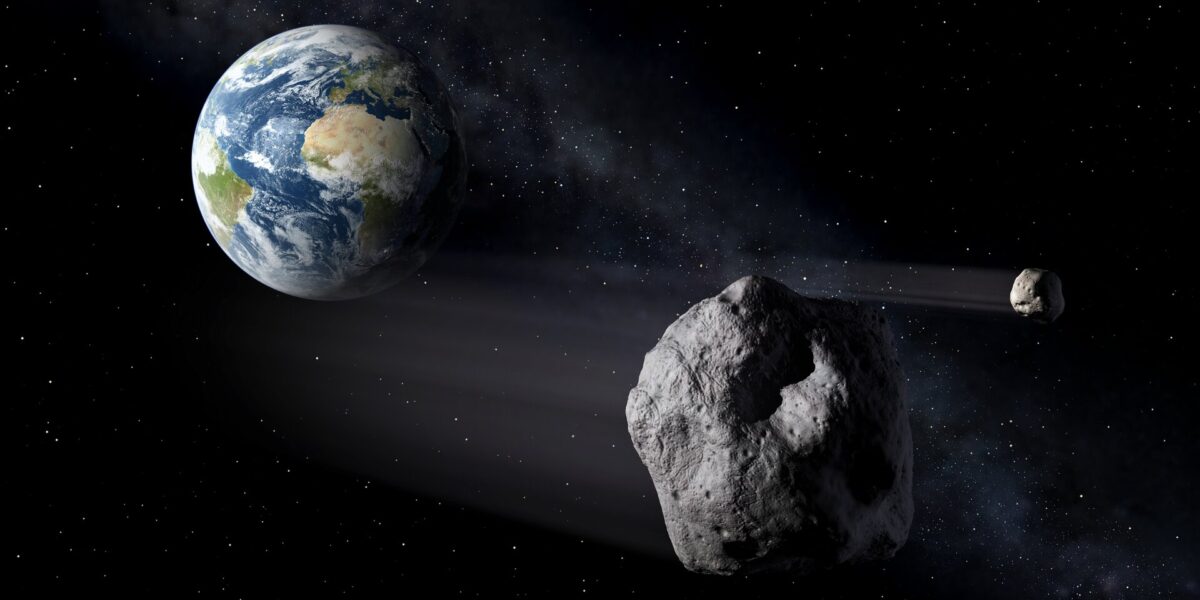 Asteroiden rasen an Erde vorbei