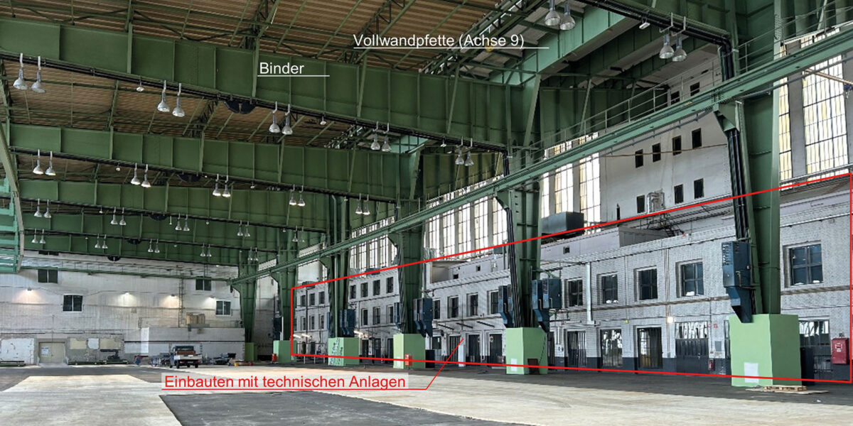 Stahlkonstruktion im Hangar 6 mit Blick auf die Einbauten Foto: J. Berger/K+K
Steel structure inside Hangar 6, showing the interior installations Source: J. Berger/K+K