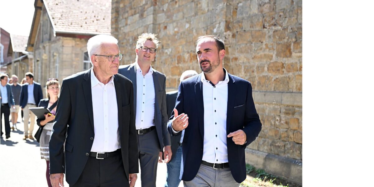 Ministerpräsident Winfried Kretschmann auf Besuch der IBA27 in Wendlingen. Bild: Tobias Schiller