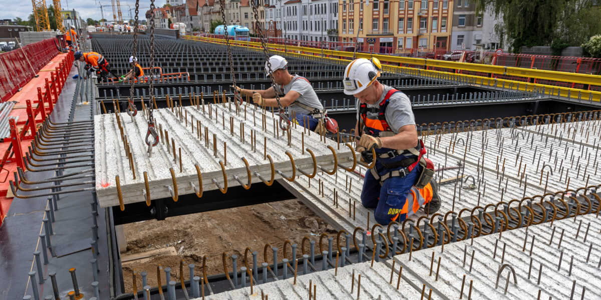 Nach Fertigstellung des Stahltragwerks wurden die Fertigteile auf die Stahlträger aufgesetzt. Foto: Porr