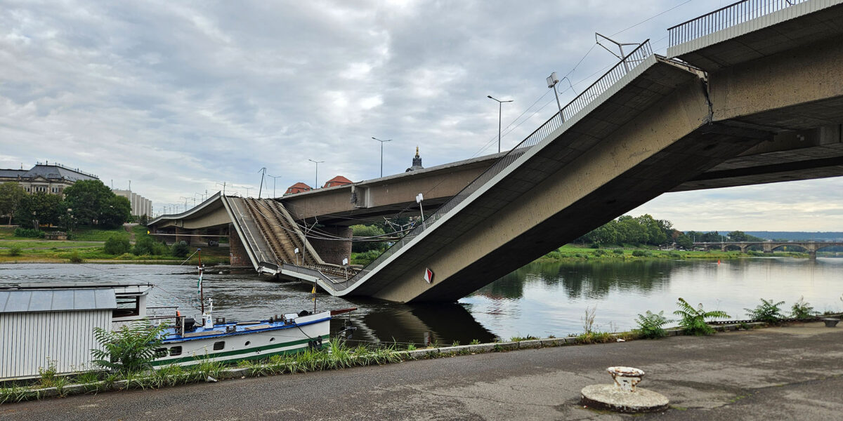 Heute Nacht ist Brückenzug C der Carolabrücke in die Elbe gestürzt. Foto: Stadt Dresden