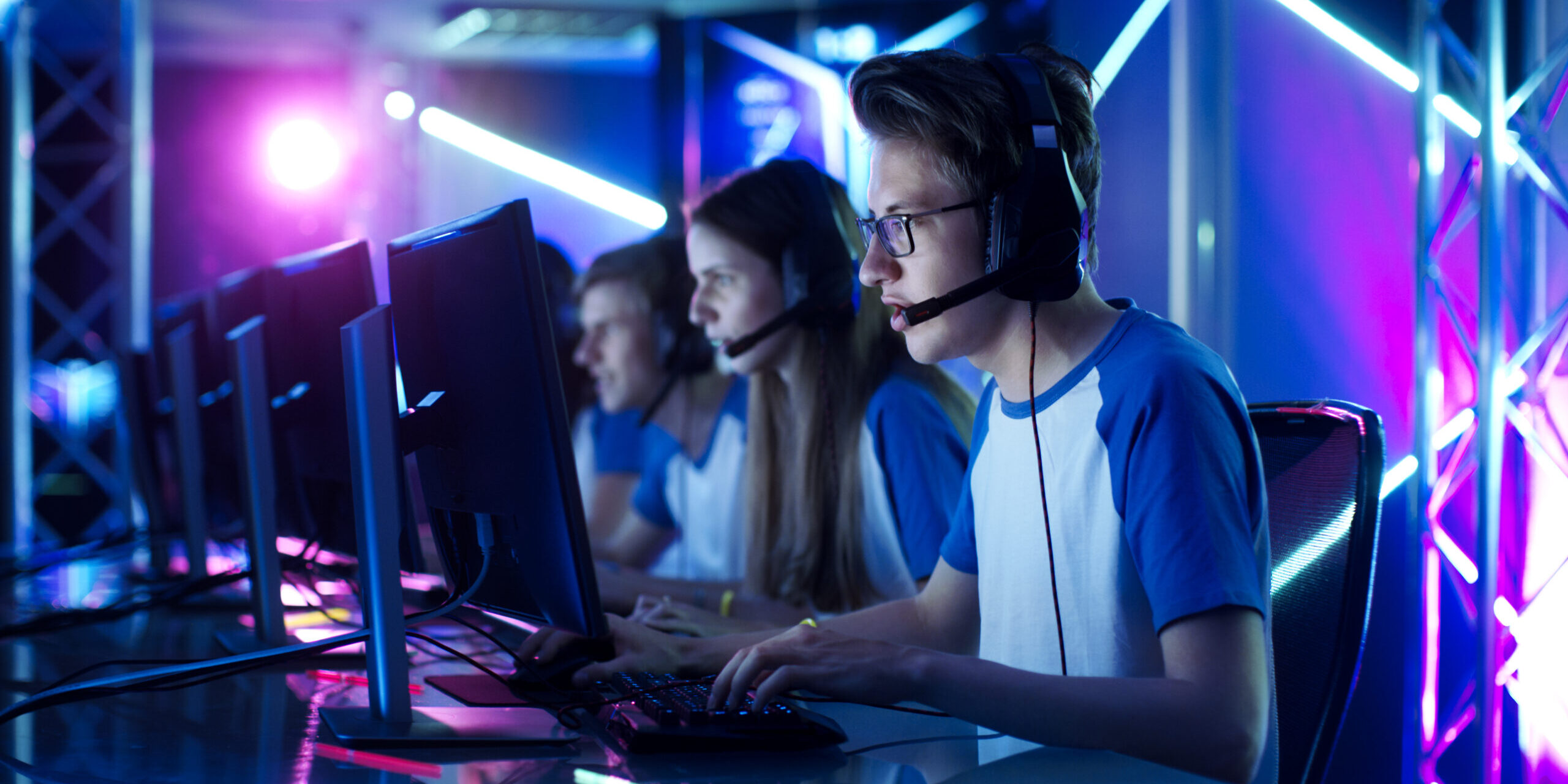 Studium verzockt? UniNow zeigt, wie viel Zeit Studierende mit Gaming verbringen