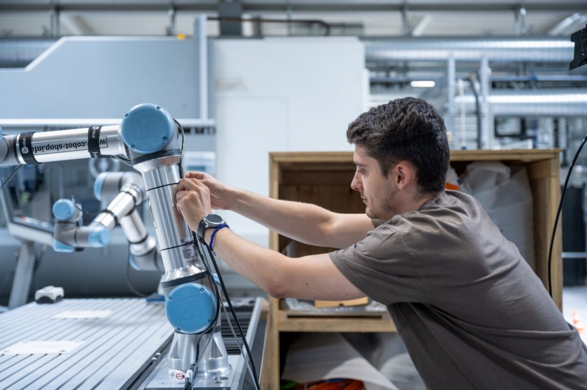 Sichtprüfungen mithilfe von KI und Robotern. Foto: IFW Hannover