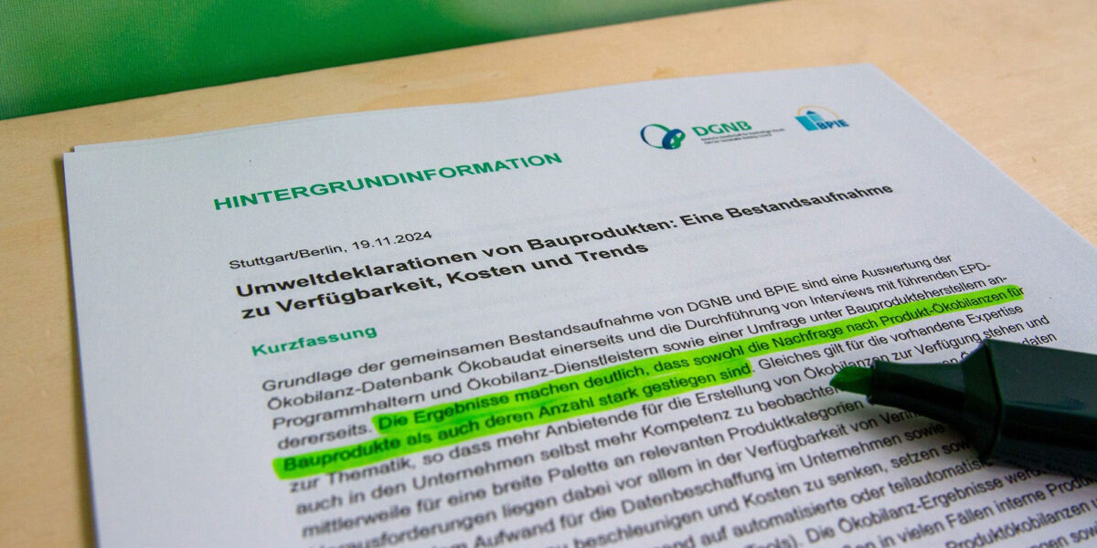 Hintergrundinformation "Umweltdeklarationen von Bauprodukten: Eine Bestandsaufnahme zu Verfügbarkeit, Kosten und Trends". Foto: DGNB 




