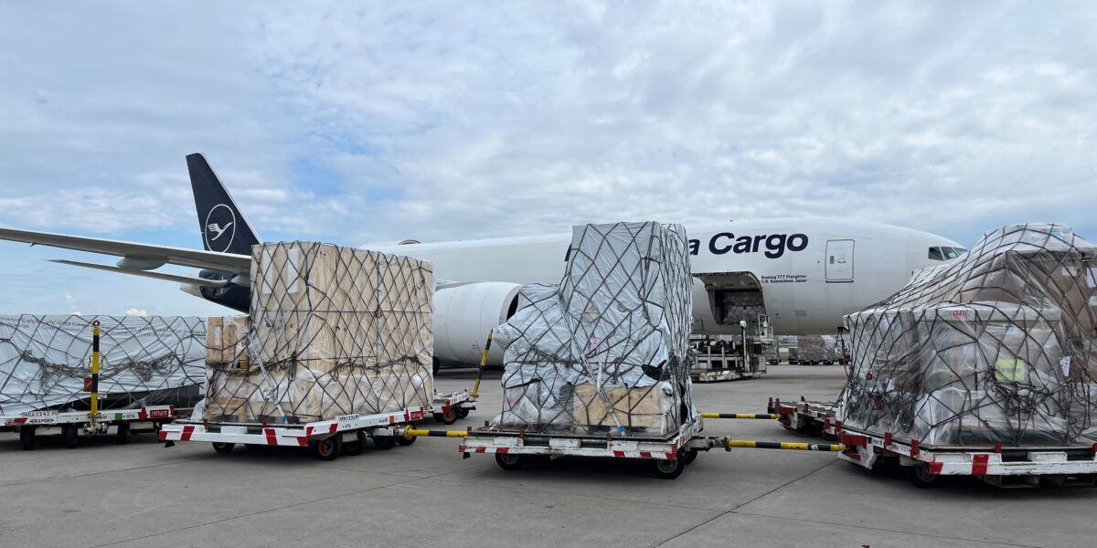 Luftfracht zählt zu den teuersten Transportwegen. Hier zählt jeder Zentimeter - und die berechnet jetzt eine KI für Fiege Air Cargo Logistics. Bild: Fiege Air Cargo Logistics 