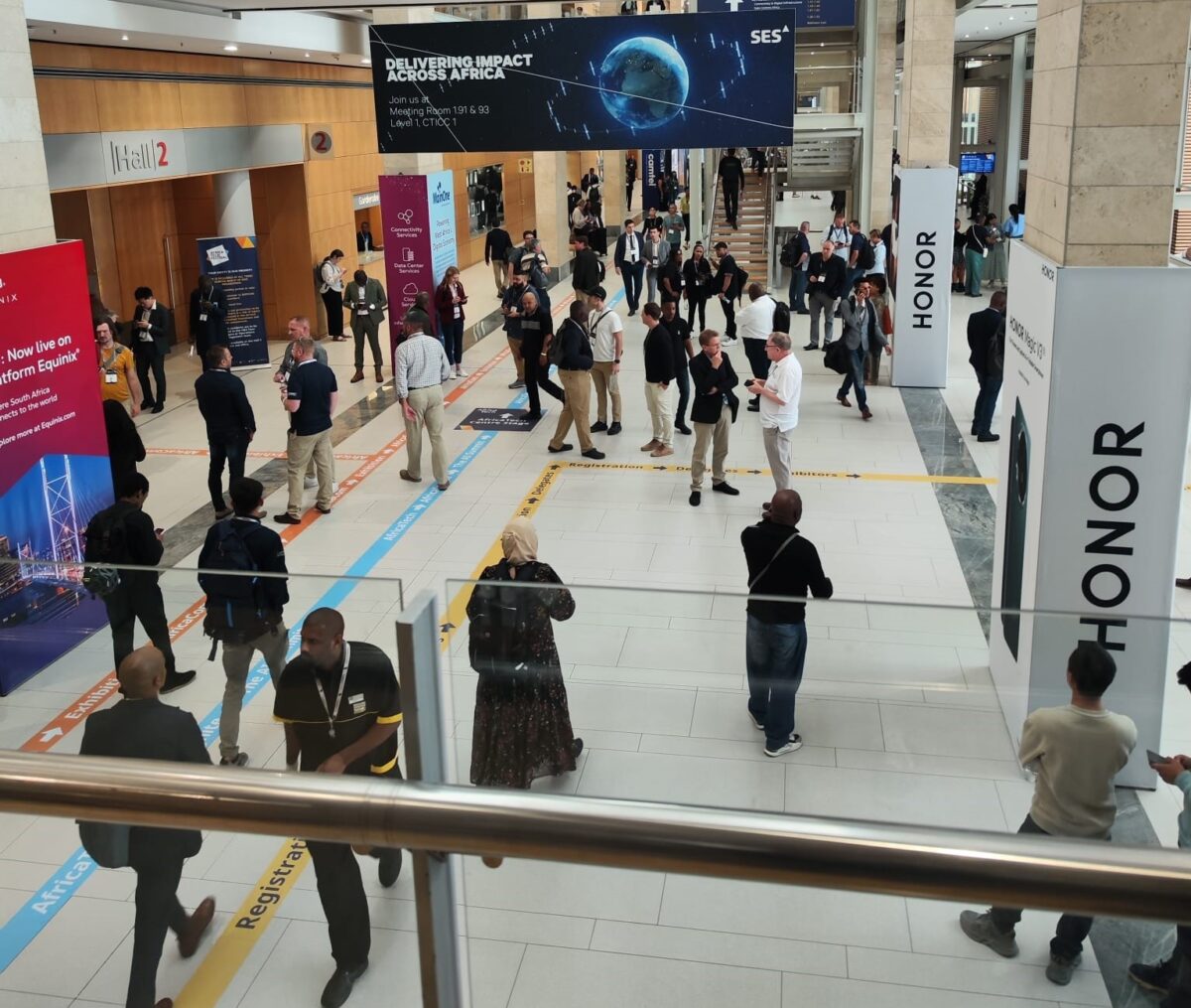 Das Africa Tech Festival, das vom 11. bis 14. November im Cape Town International Conference Centre stattfand, war eine gute Gelegenheit für Unternehmen aus der Technologiebranche, sich auszutauschen und zu vernetzen. Foto: Bose-Munde