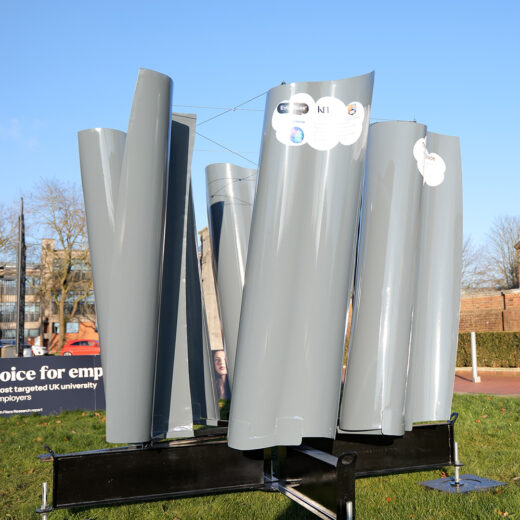 Das Birmingham Blade ist das erste Windrad weltweit, das mit Hilfe von künstlicher Intelligenz (KI) speziell für die Windverhältnisse einer bestimmten Region entwickelt wurde. Foto: University of Birmingham