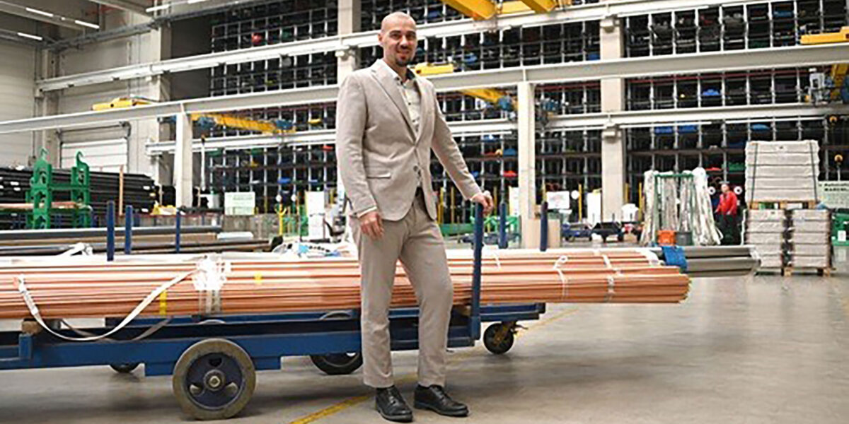 Jan Oliveira, Leiter Produktmanagement Installation Heizung Lüftung freut sich über unbedenkliches Trinkwasser. REISSER unterstützt das mit entsprechenden Materialien. Foto: Reisser