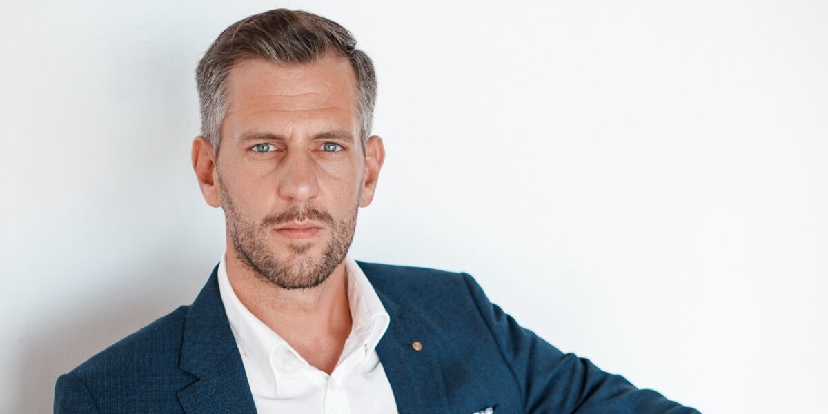 Oliver Kempkens, Mitgründer und Managing Partner der Kempkens x Kohler GmbH, teilt als renommierter Experte wertvolle Einblicke zur toxischen Führung und deren Auswirkungen auf Unternehmen. Foto: Oliver Kempkens