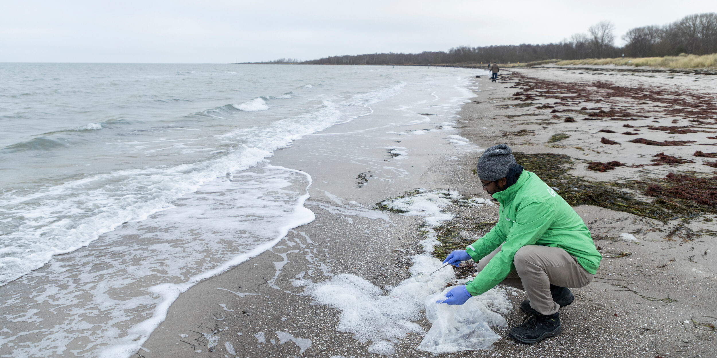 PFAS: Warum man den Meeresschaum an Nord- und Ostsee besser meiden sollte