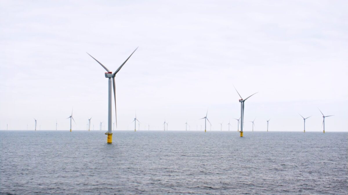 Die Windtürme, bekannt als „Siemens Gamesa GreenerTowers“, zeichnen sich durch einen deutlich reduzierten CO2eq-Ausstoß von weniger als 700 kg pro Tonne Stahl aus. Foto: Morray West