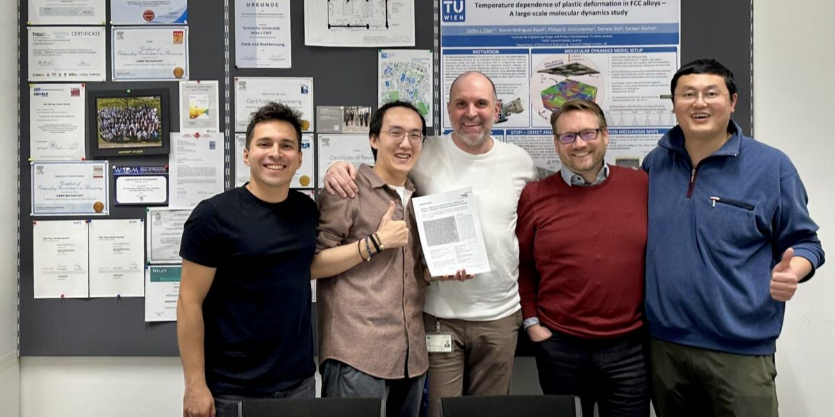 Das Forschungsteam der TU Wien: Pablo Ayala, Hanglin Li, Prof. Carsten Gachot, Prof. Dominik Eder und Postdoc Xudong Sui (v.l.n.r.). Foto: TU Wien