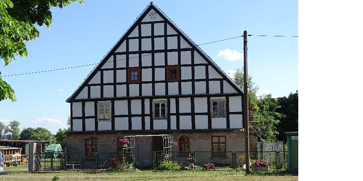 Denkmalgeschütztes Fachwerkgebäude, errichtet 1786 Foto: SVB Rug